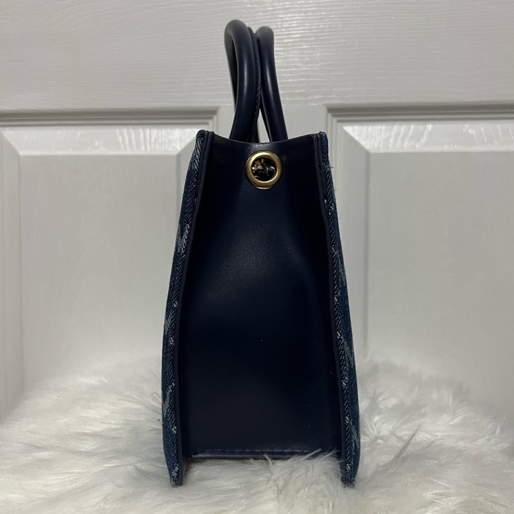 💗 *NEW* Women's Blue Handbag w/ Bunny Design‎ - Picture 4 of 8